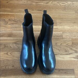 Black Billie Schutz Chelsea Boots